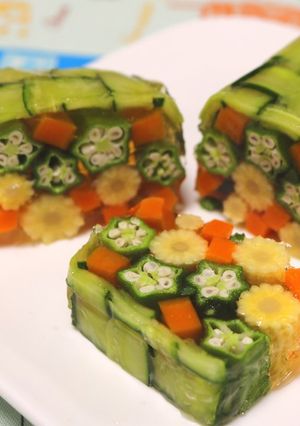 ひんやり美味♪コンソメで夏野菜のテリーヌ-レシピのメイン写真