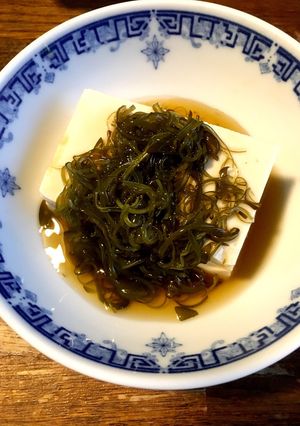 誰でも超簡単に完成！さっぱりめかぶ豆腐-レシピのメイン写真