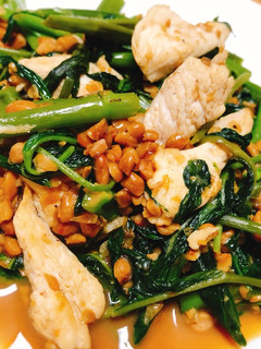 空心菜と鶏むね肉の納豆炒め-レシピのメイン写真