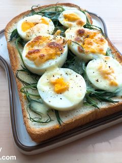 おかひじきとゆで卵のチーズトースト-レシピのメイン写真