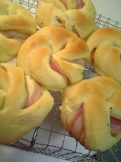 ベーコンローズパン-レシピのメイン写真