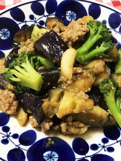 焼肉のたれで簡単♡なすとブロッコリー炒め-レシピのメイン写真