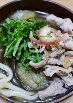 茄子と豚肉のうどん大葉ミョウガ乗せ-レシピのメイン写真