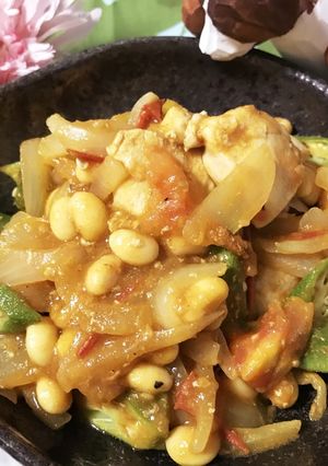 鶏ムネとオクラ大豆のカレートマト炒め-レシピのメイン写真