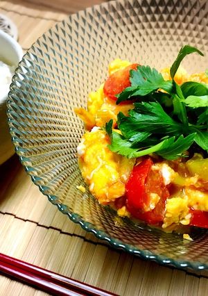 夏バテにさっぱり！セロリとトマトの卵とじ-レシピのメイン写真