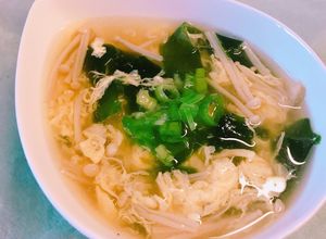 超簡単！ワカメのふわふわ卵の中華スープ-レシピのメイン写真
