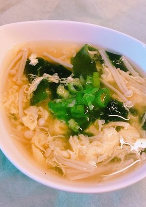超簡単！ワカメのふわふわ卵の中華スープ-レシピのメイン写真