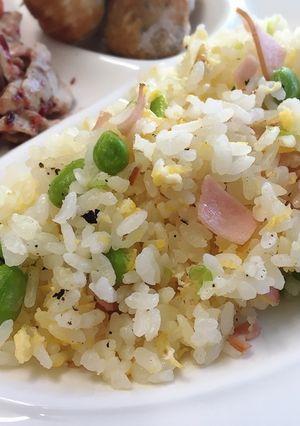 夏休みのおうちランチ★枝豆ハム卵の彩炒飯-レシピのメイン写真