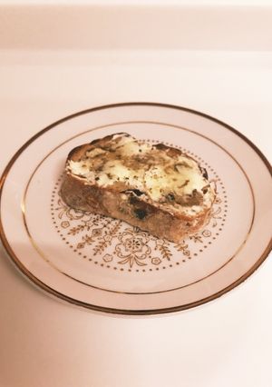 ❁カンパーニュにクリチと蜂蜜とＢＰ❁-レシピのメイン写真