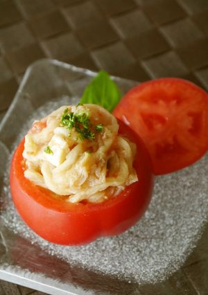 ゆでぼし大根とトマトのファルシサラダ-レシピのメイン写真