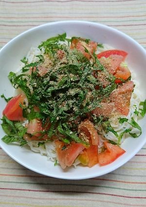 トマトと大葉たっぷりのせた素麺！-レシピのメイン写真