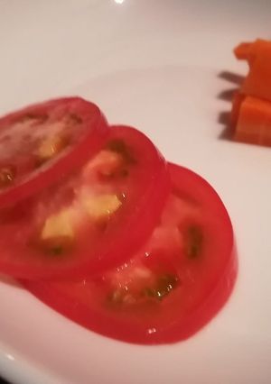切れにくい包丁でスライストマトの切り方-レシピのメイン写真
