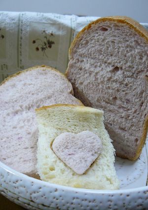 可憐なすみれ色の食パン*HBで-レシピのメイン写真