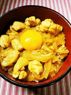 簡単!カレー粉と麺つゆDEカレー親子丼♪-レシピのメイン写真