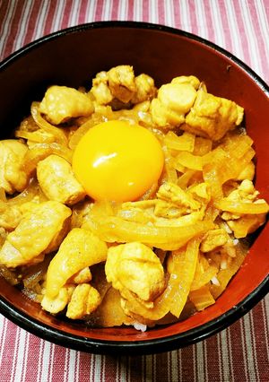 簡単！カレー粉と麺つゆDEカレー親子丼♪-レシピのメイン写真