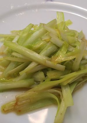 簡単中華・黄ニラの塩炒め-レシピのメイン写真