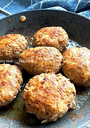 春キャベツで!たっぷりキャベツハンバーグ-レシピのメイン写真