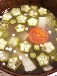 オクラとミニトマトとベーコンのスープ-レシピのメイン写真
