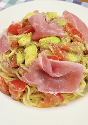 アボカドとトマトの冷製ジェノベーゼパスタ-レシピのメイン写真