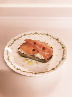 ❁生ハムとクリチとローズマリートースト❁-レシピのメイン写真