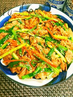 丼も旨い♪豚バラとニラの旨辛スタミナ炒め-レシピのメイン写真