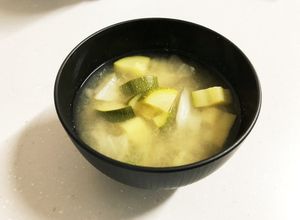 簡単☆ 和×洋☆ ズッキーニのお味噌汁♪-レシピのメイン写真