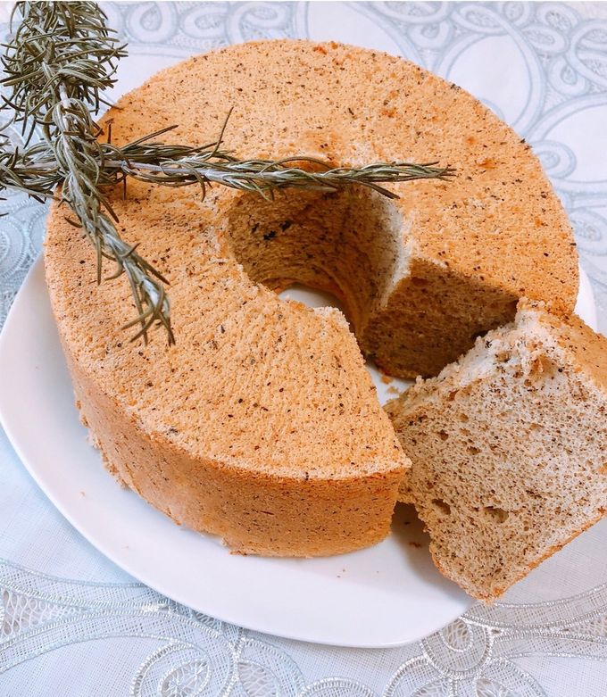 お店のみたいなほうじ茶シフォンケーキ+ by ＋まるしかく＋