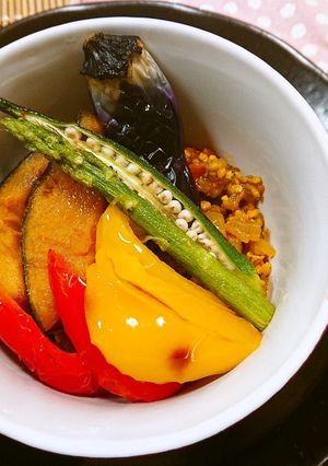 ひき肉トマトカレー☆夏野菜添え-レシピのメイン写真