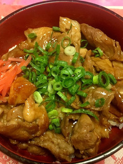 市販の焼肉のタレで簡単豚肉スタミナ丼-レシピのメイン写真