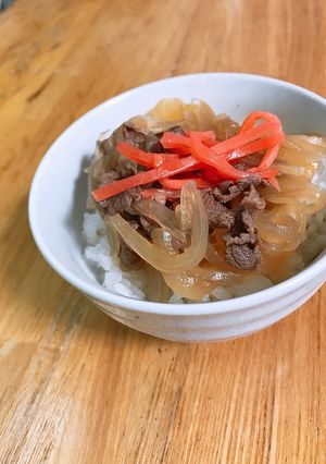 お鍋一つ!玉ねぎでカサ増し特売牛肉の牛丼-レシピのメイン写真