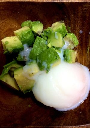 アボカドと温泉卵のレモン醤油-レシピのメイン写真