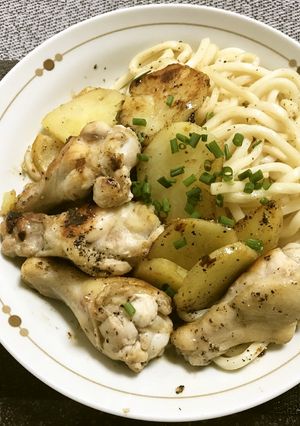 鶏手羽元とじゃがいものソテー！うどん添え-レシピのメイン写真