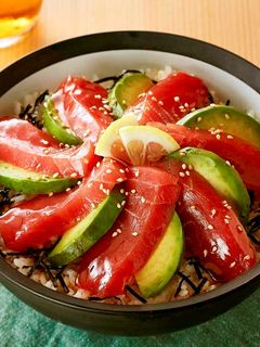 まぐろとアボカドのミルフィーユ丼-レシピのメイン写真