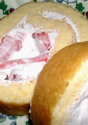 イチゴクリームのロールケーキ♪-レシピのメイン写真