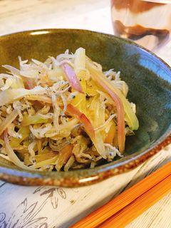 夏バテ解消!みょうがとじゃこのごま油炒め-レシピのメイン写真