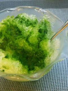 子どもに野菜!小松菜メロンシロップかき氷-レシピのメイン写真