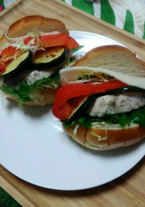 夏野菜とチキンのサンドイッチ-レシピのメイン写真
