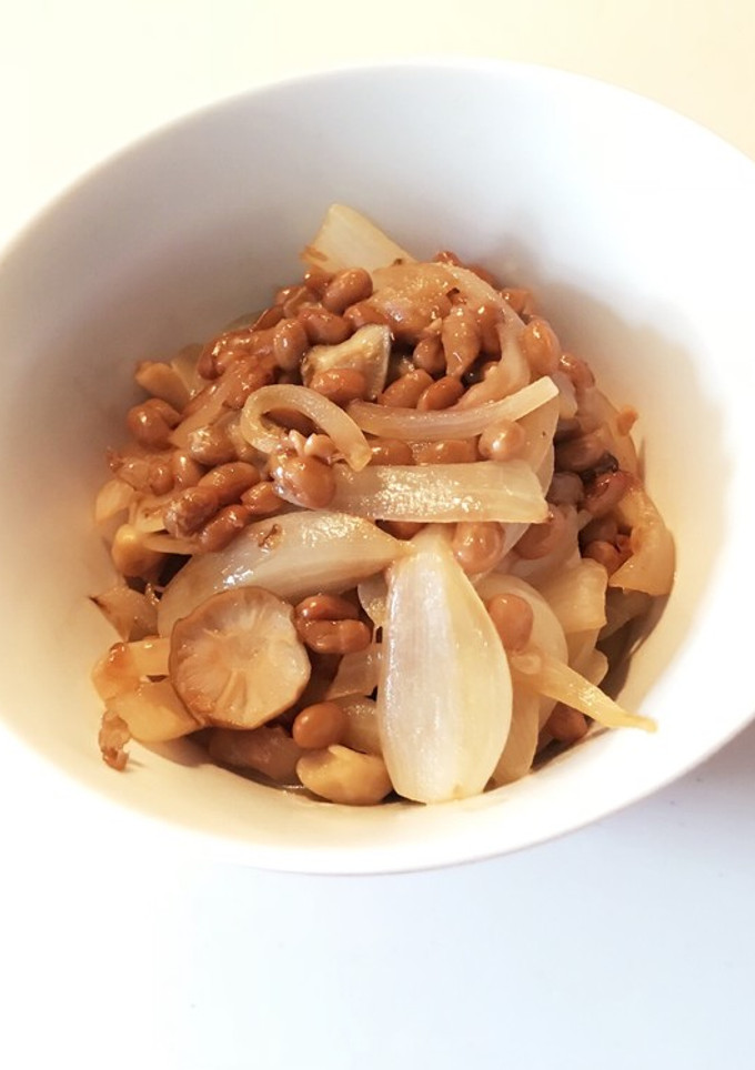 玉ねぎ、しめじと納豆の炒め物-レシピのメイン写真