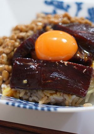 鯨赤肉漬けのクリームチーズ添え丼-レシピのメイン写真
