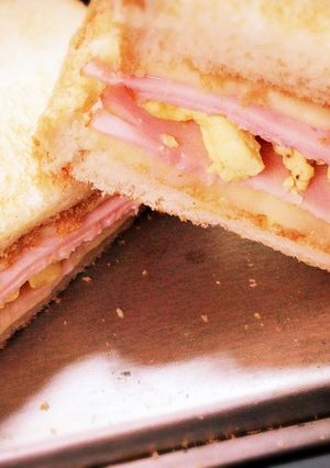 チーズとハムと卵のシンプルサンドイッチ-レシピのメイン写真
