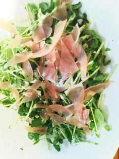 栄養満点!豆苗サラダ。-レシピのメイン写真