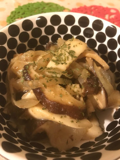 きのことアンチョビのガーリックバター炒め-レシピのメイン写真