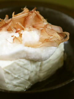 赤梅酢をプラス♪豆腐のやまと芋かけ-レシピのメイン写真