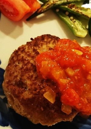チーズハンバーグトマトソースかけ-レシピのメイン写真