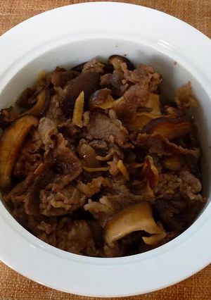 すき焼きのたれで、牛肉と椎茸のしぐれ煮風-レシピのメイン写真