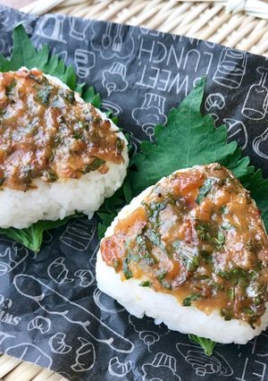 熱中症対策にも！もろみ&梅しそおにぎり-レシピのメイン写真