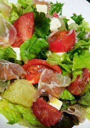 ほろ苦大人味♪GFとトマトのサラダ-レシピのメイン写真