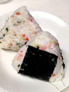 お寿司風味★ガリガリおにぎり-レシピのメイン写真