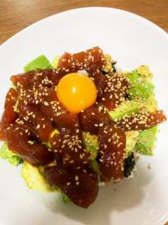 【簡単】まぐろアボカドユッケ丼-レシピのメイン写真