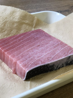 築地仲卸が教える冷凍マグロの解凍方法-レシピのメイン写真